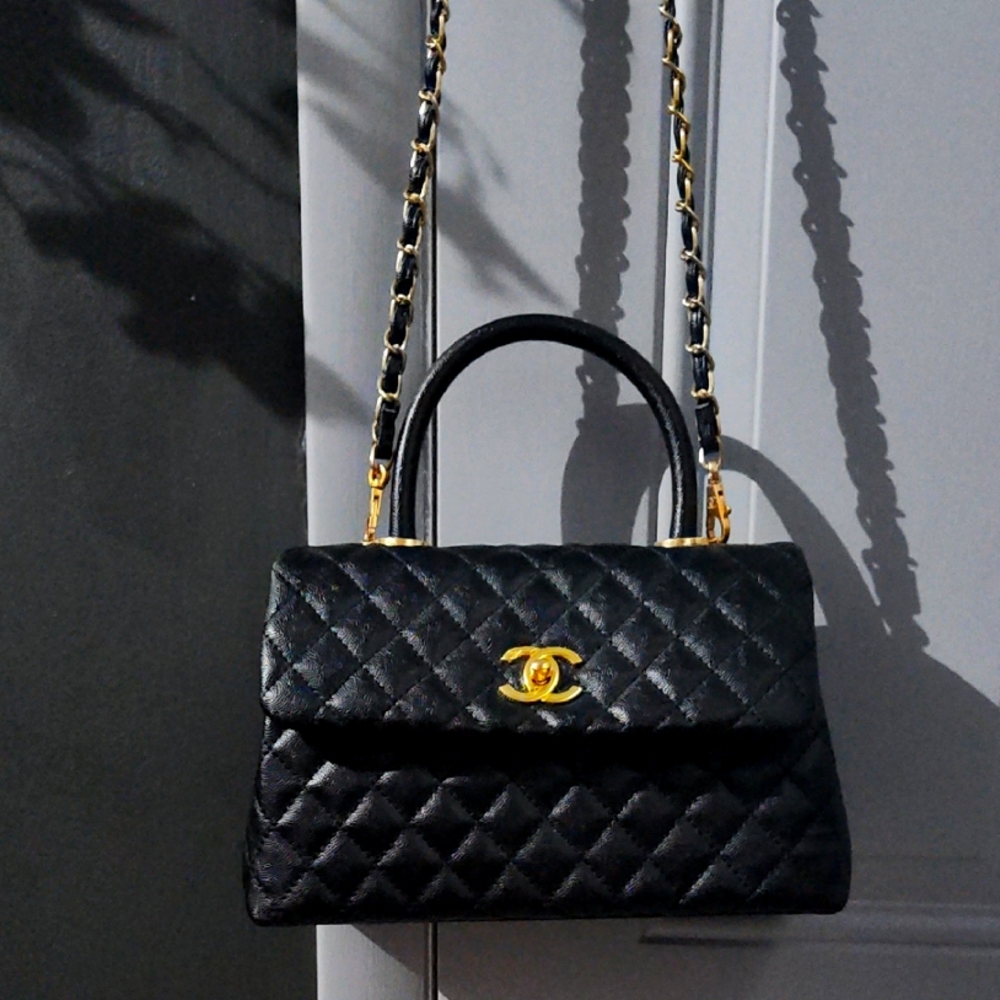 Chanel Black Quilted Shoulder Bag with Gold Chain